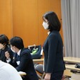 ヒールに履き替え都内講義
